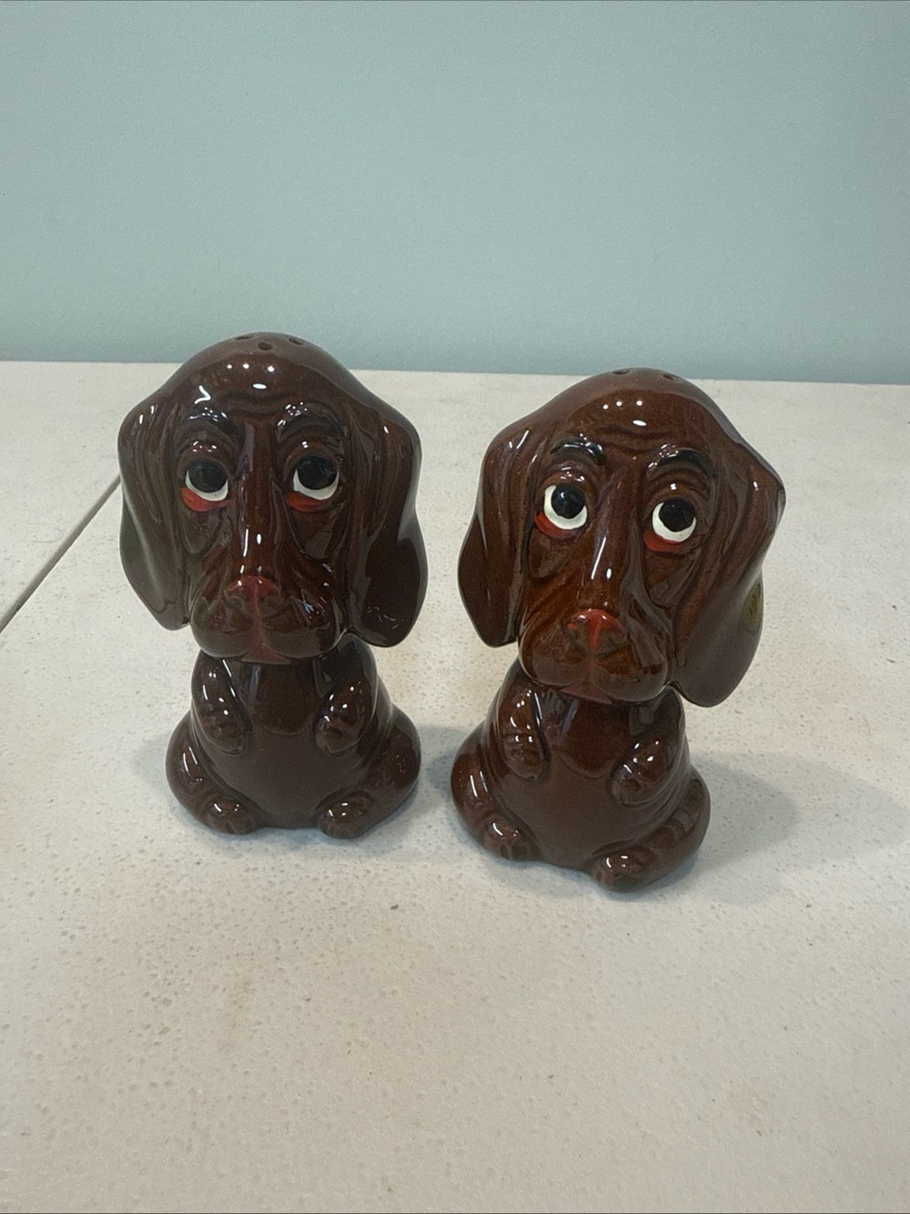VTG Redware Japan Brown Sad Droopy Eyes Bassett Hound Dog SALT & PEPPER SHAKERS